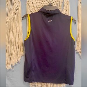 Medium women’s tail shirt sleeveless polo